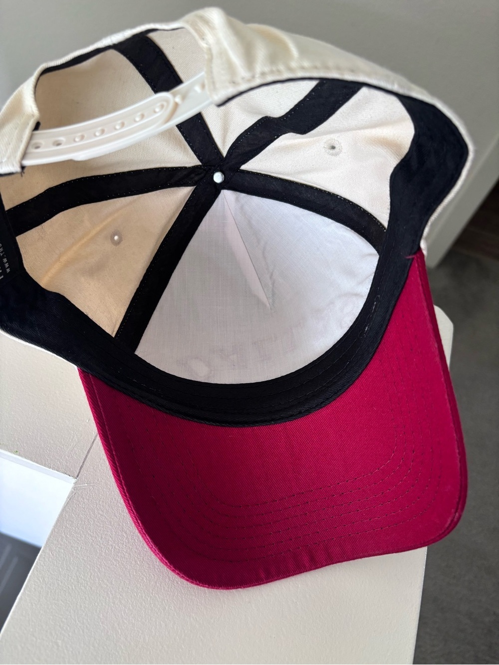 True Brvnd - Dallas Two-Tone Baseball Cap - white & Red - Picture 5 of 5